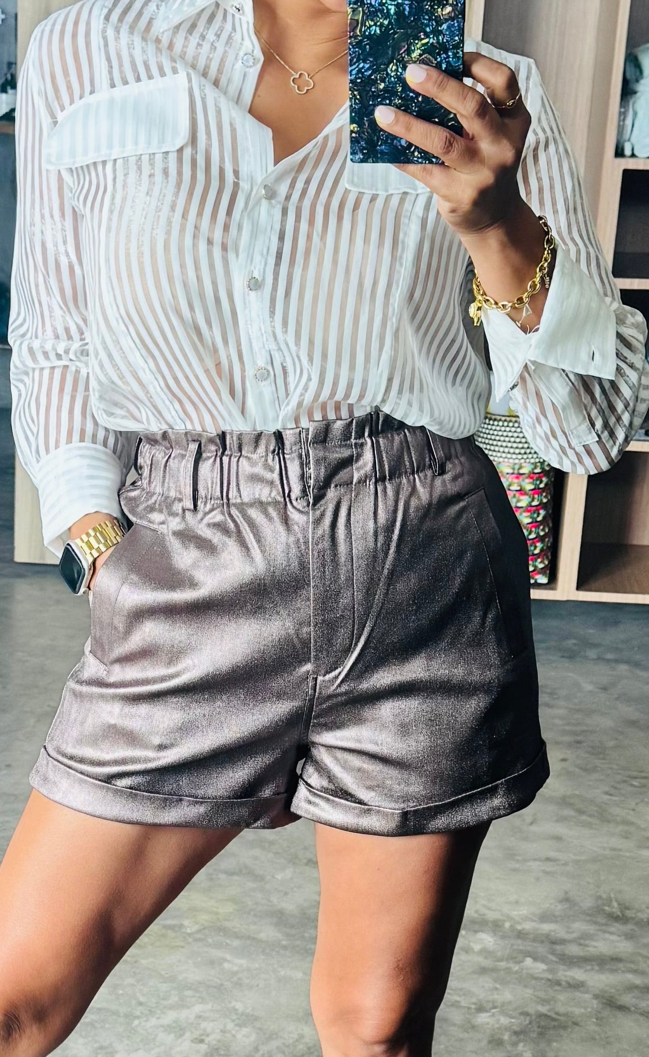 Metallic short