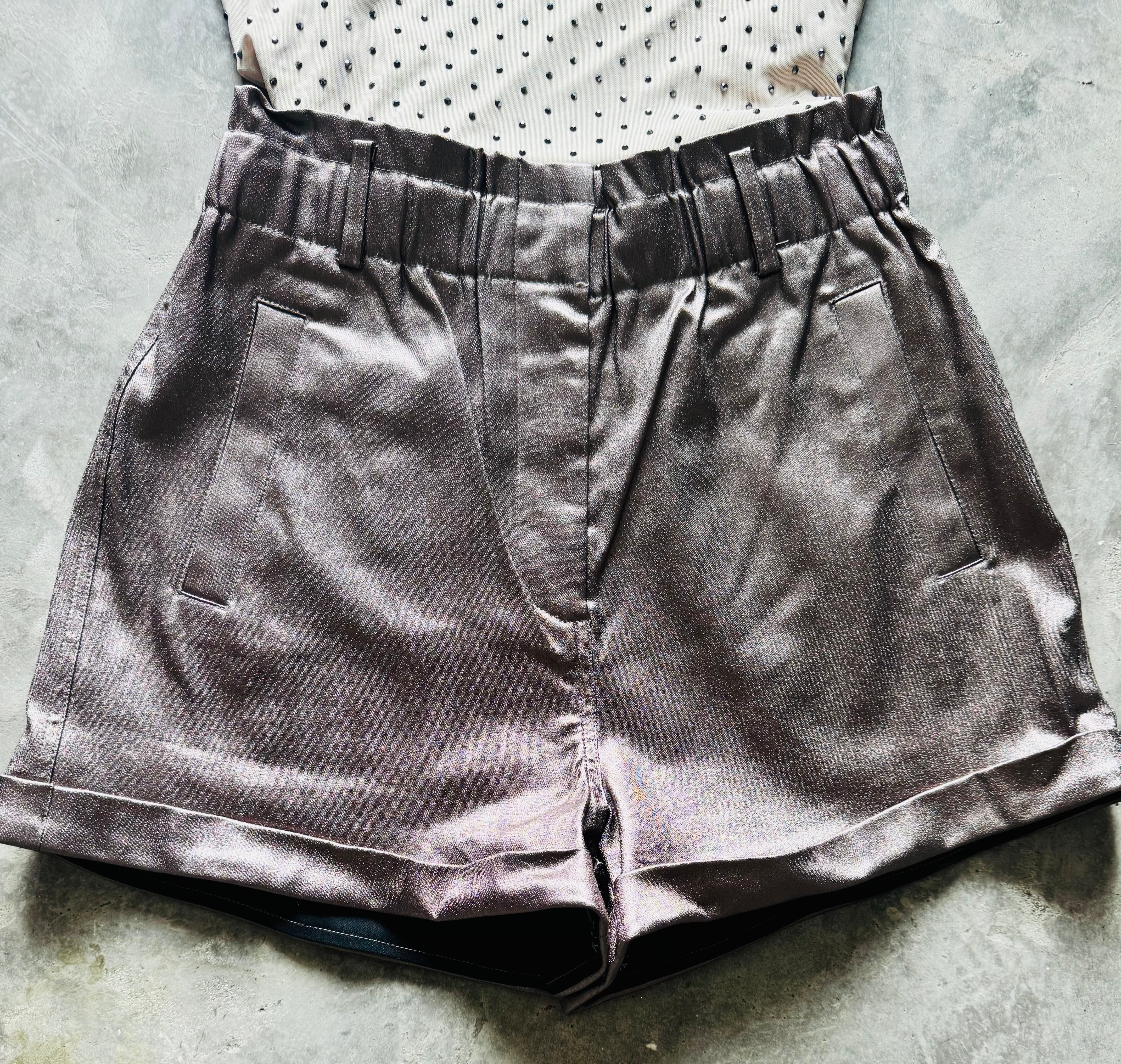 Metallic short