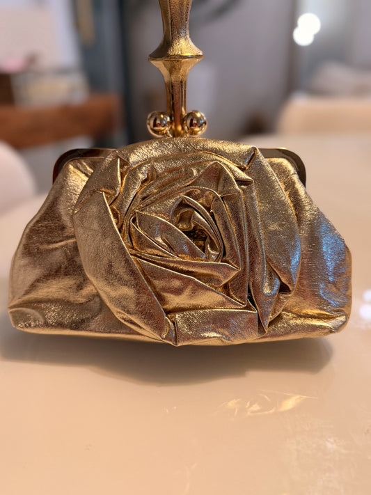 Flower clutch